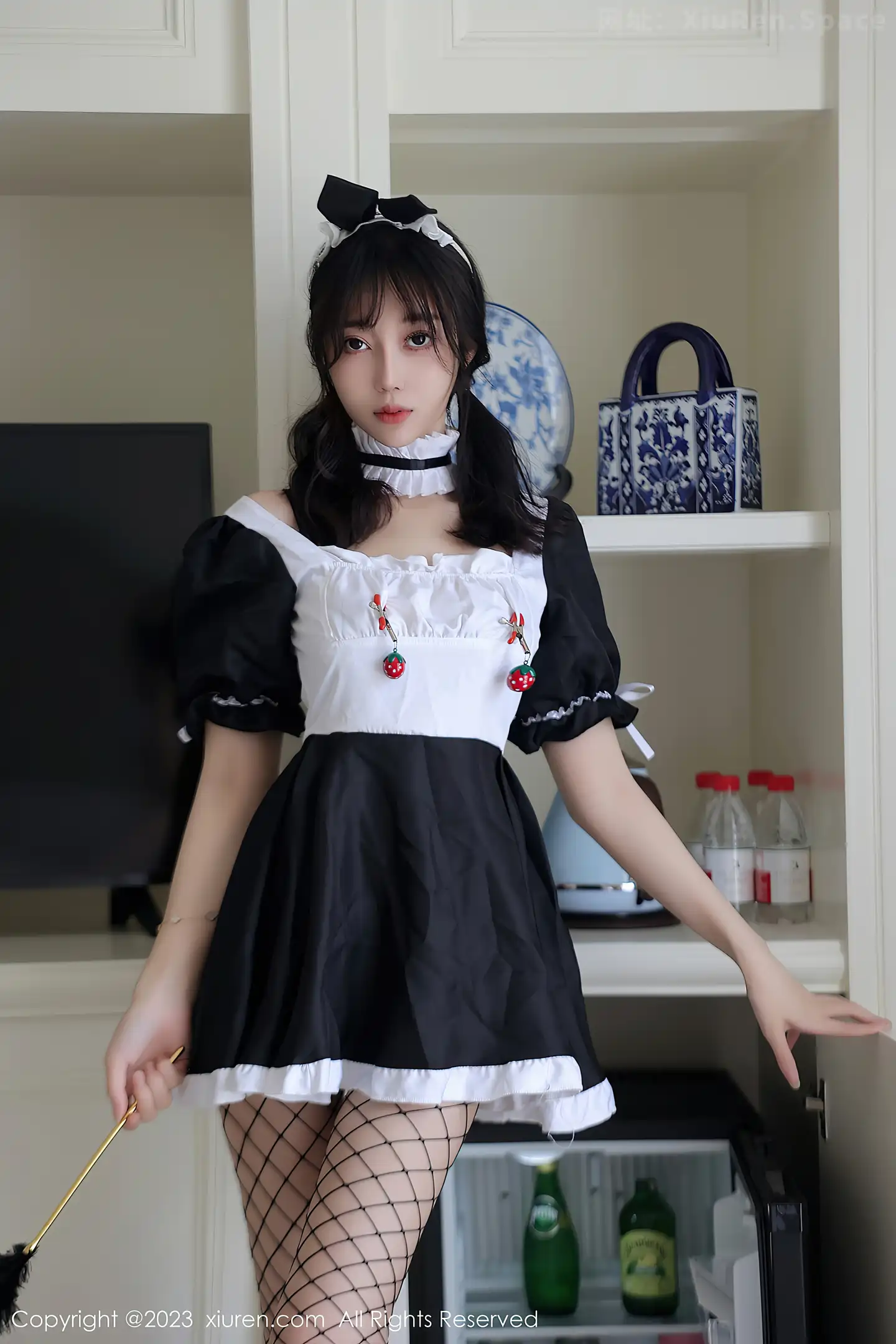 图片[2]-[XiuRen秀人网]VOL.7217 模特玥儿玥er黑白色女仆服露性感薄透内衣秀完美身材诱惑写真75P-秀人网官方网站